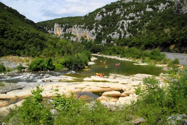 Photo de la rivière au bord de notre camping - Val d'Hérault